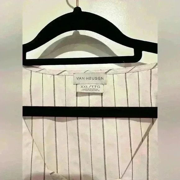 Size XXL/TTG Van Huesen Top. - Picture 2 of 3